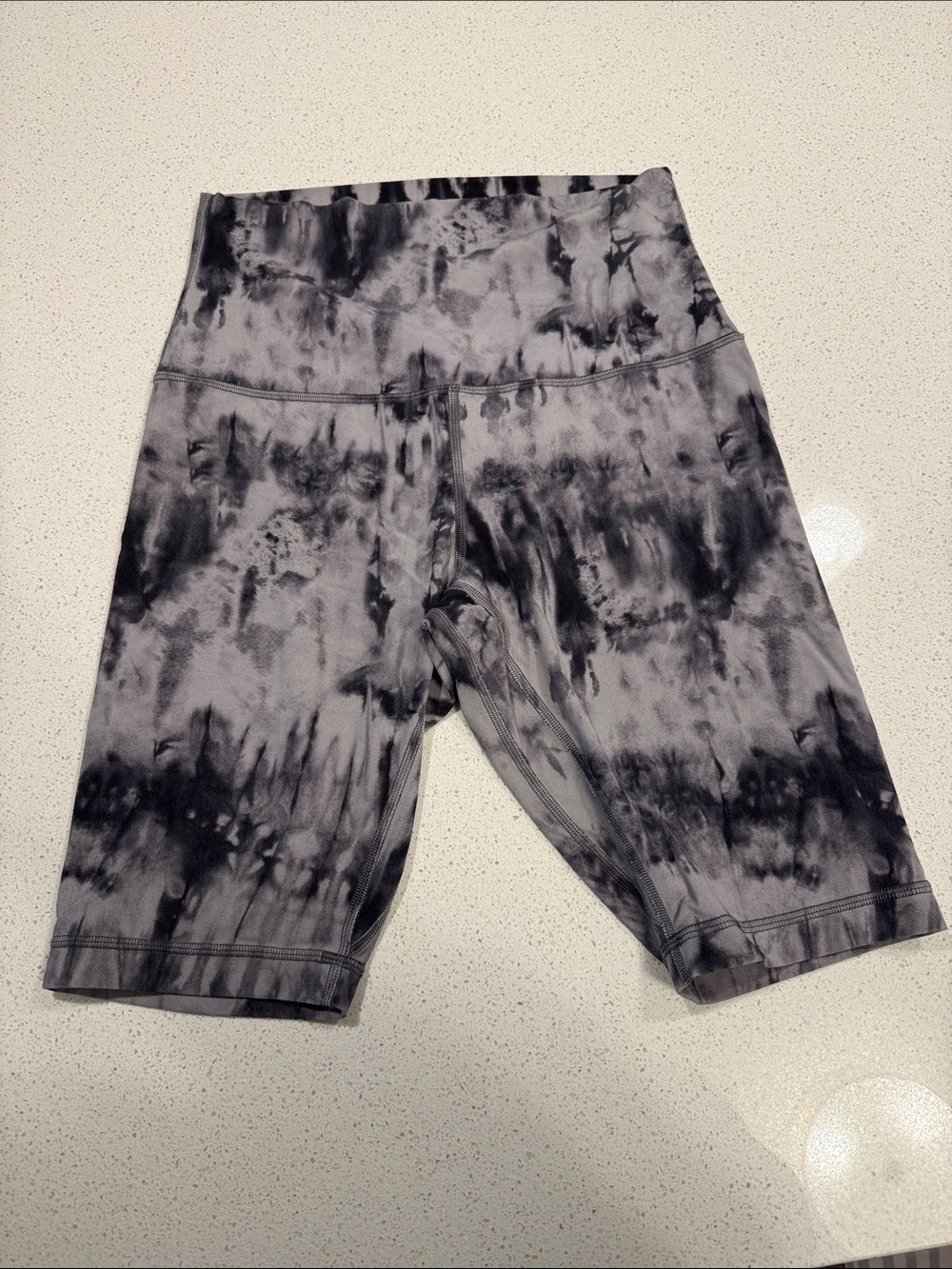 lululemon athletica Women's Black & Gray Tie-Dye Athletic Shorts